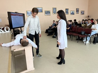 При содействии Александра Бондаренко школьников учат правилам оказания первой доврачебной медицинской помощи
